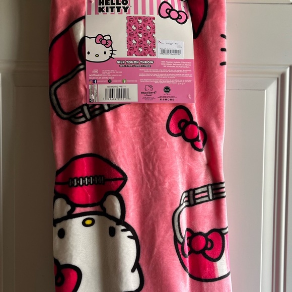 hello kitty football blanket!